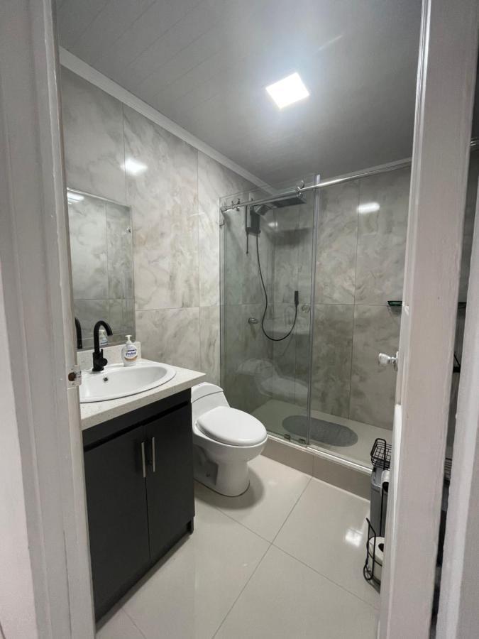 알라후엘라 Alicia'S Place 10 Min From Airport 아파트 외부 사진